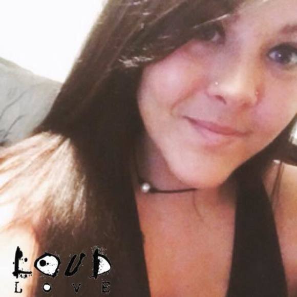 Meet your Posher, April - Picture 1 of 1